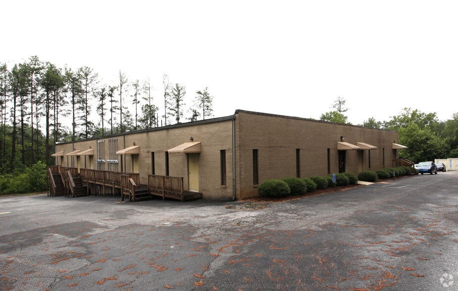 907 N Main St, Travelers Rest, SC for lease - Building Photo - Image 2 of 6