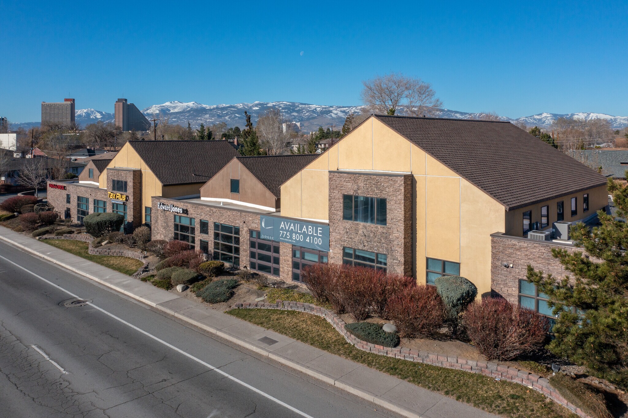 979 Pyramid Way, Sparks, NV for lease Building Photo- Image 1 of 14