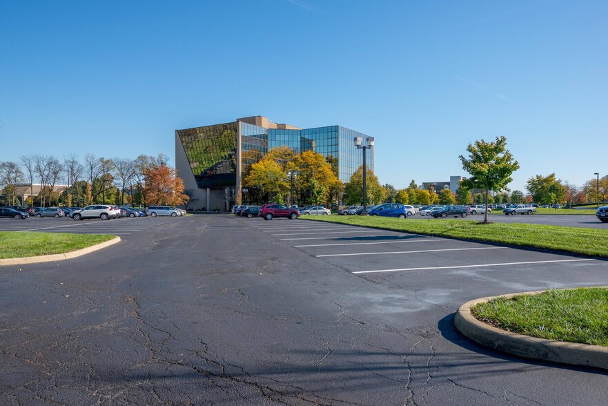 555 Metro Pl N, Dublin, OH for lease - Building Photo - Image 3 of 11