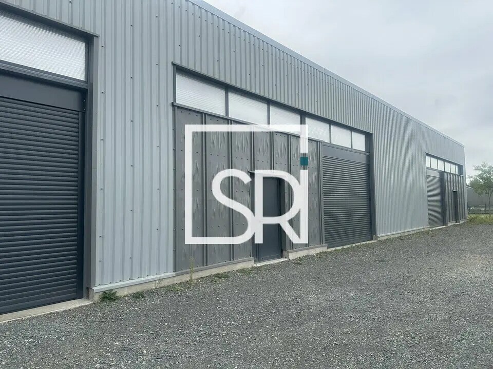 Industrial in Creuzier-le-Neuf for lease Building Photo- Image 1 of 13