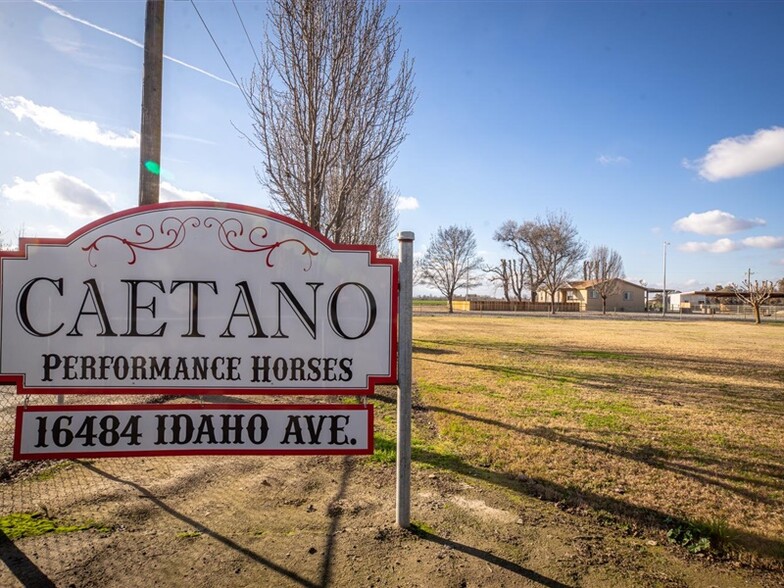 16484 Idaho Ave, Lemoore, CA for sale - Primary Photo - Image 1 of 1