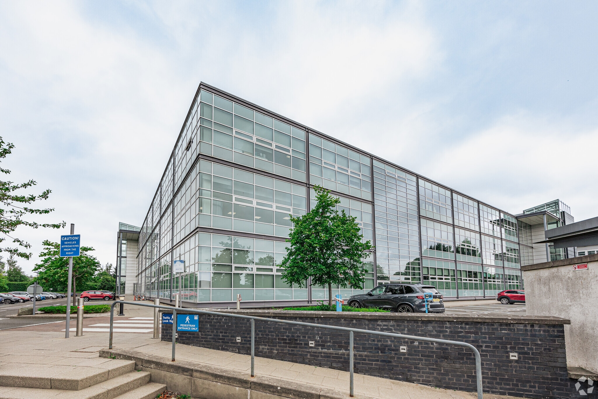 1 South Gyle Cres, Edinburgh for sale Primary Photo- Image 1 of 1