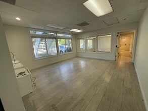 2488 Newport Blvd, Costa Mesa, CA for lease Interior Photo- Image 2 of 9