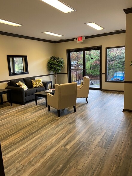 2231 Victory Ln, Hoover, AL for lease - Building Photo - Image 3 of 6