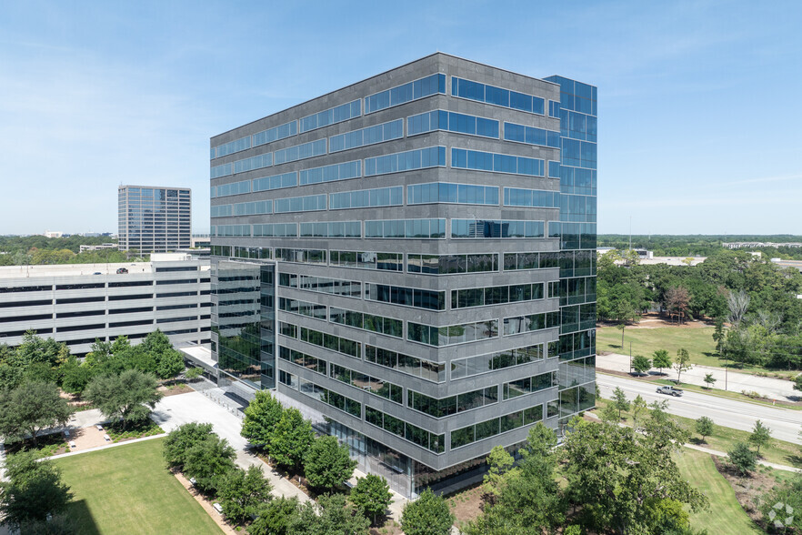 15375 Memorial Dr, Houston, TX for lease - Building Photo - Image 1 of 22