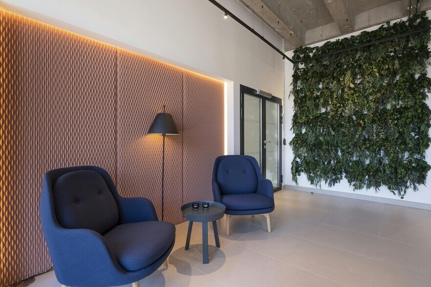 63 Kew Rd, Richmond for lease - Interior Photo - Image 2 of 23