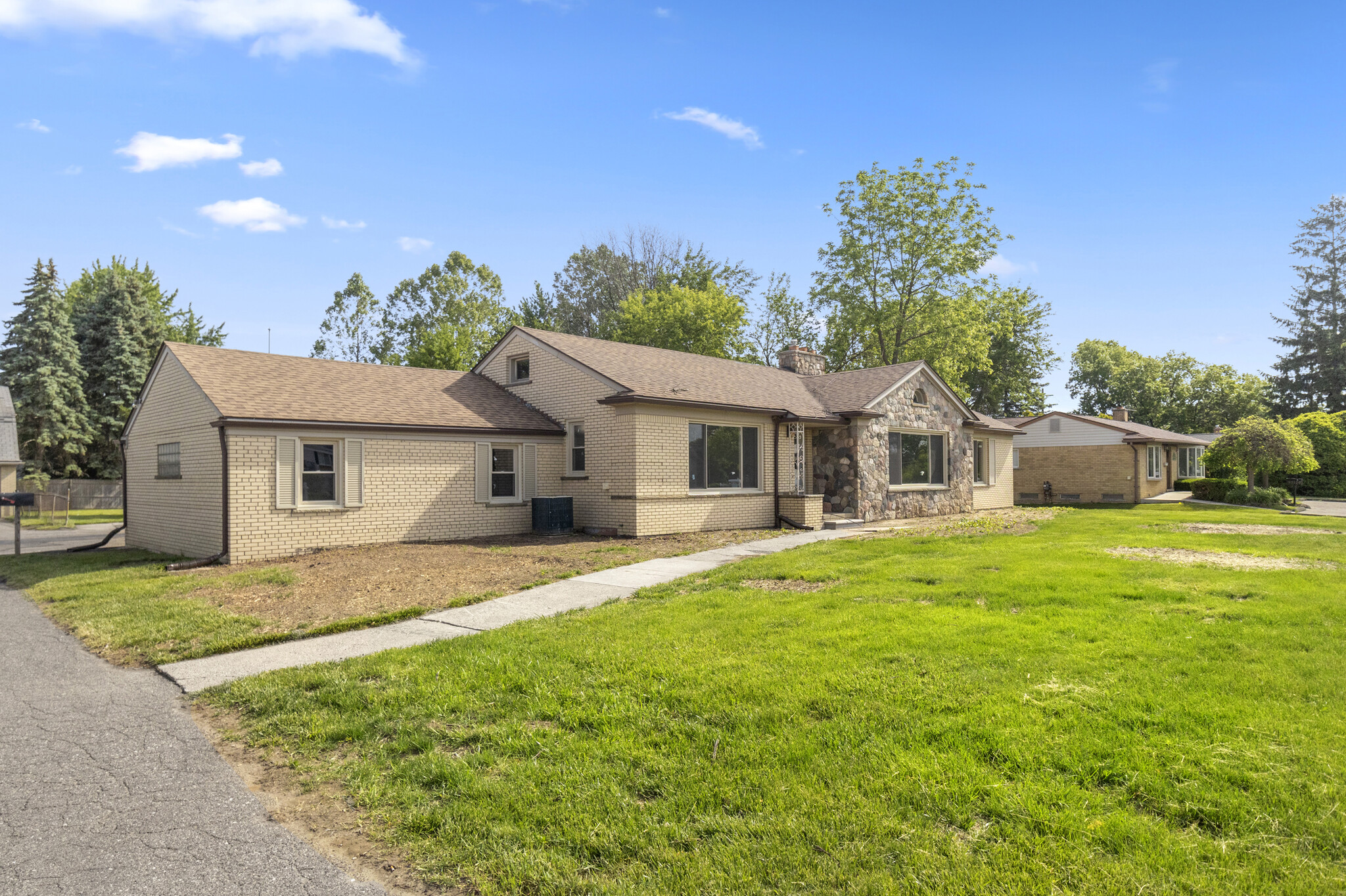 33200 Warren Rd, Westland, MI for sale Building Photo- Image 1 of 50