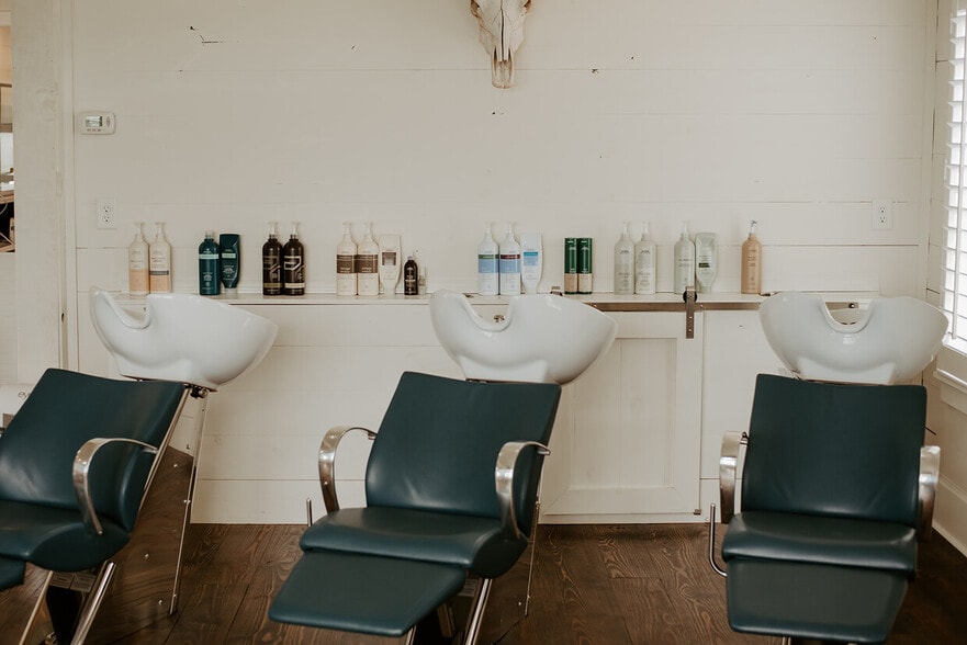 4455 Jot Em Down Rd, Cumming, GA for sale - Interior Photo - Image 3 of 17