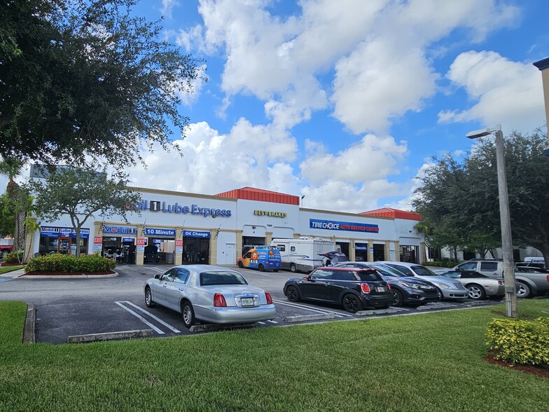 7750-7808 Okeechobee Blvd, West Palm Beach, FL for lease - Building Photo - Image 1 of 5