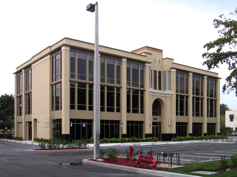 6500 Cow Pen Rd, Miami Lakes, FL for lease - Building Photo - Image 2 of 18