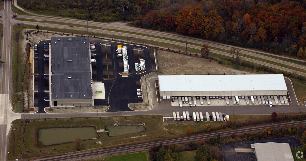 11457 Hannan Rd, Romulus, MI for lease - Aerial - Image 2 of 6