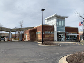 2550 N Sutton Rd, Hoffman Estates, IL for lease Building Photo- Image 2 of 3