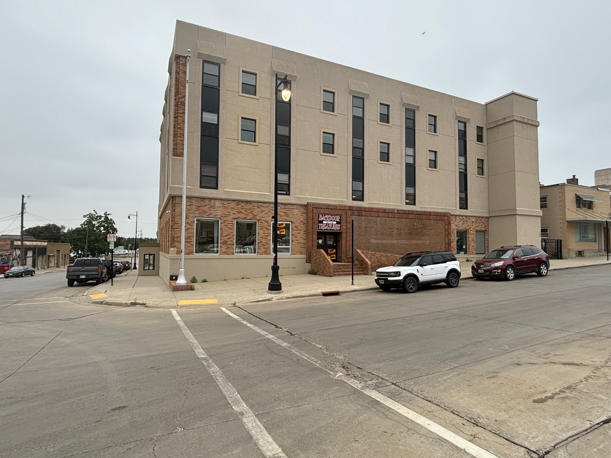 105 1st St SE, Minot, ND for lease Interior Photo- Image 1 of 59