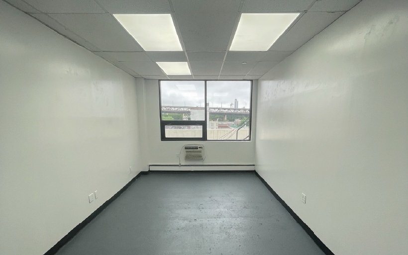 43-49 10th St, Long Island City, NY for lease Building Photo- Image 1 of 1