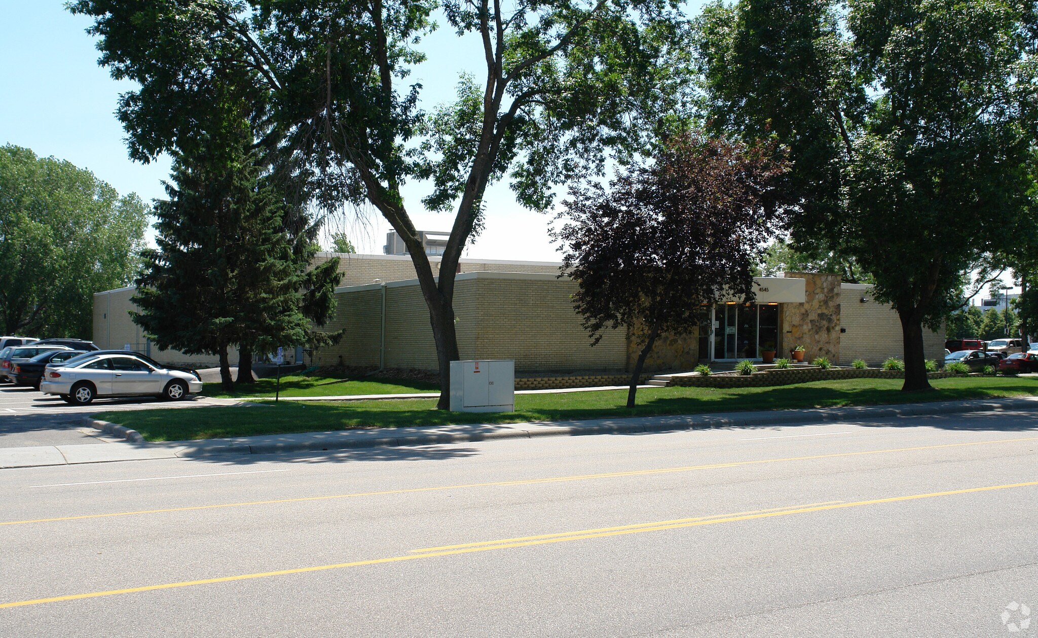 4545 W 77th St, Edina, MN for sale Primary Photo- Image 1 of 1