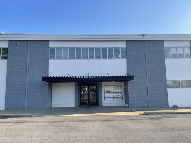 303 S Main St, Mishawaka, IN for lease - Building Photo - Image 2 of 12