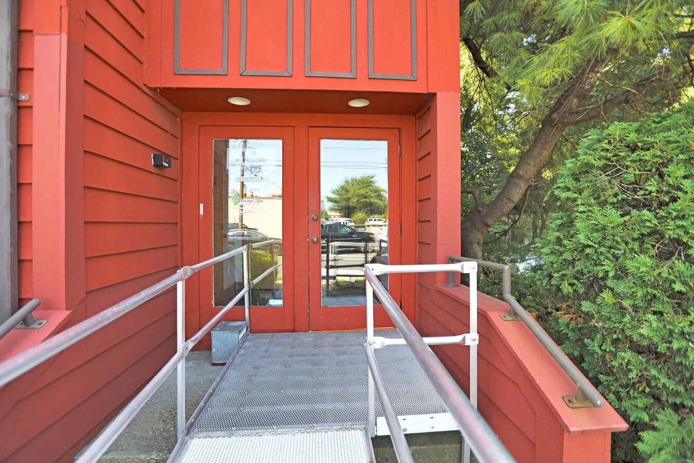 1014 Saddle River Rd, Fair Lawn, NJ 07410