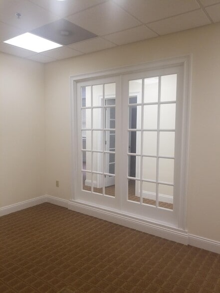 1 Reserve Rd, Danbury, CT for lease - Interior Photo - Image 2 of 10