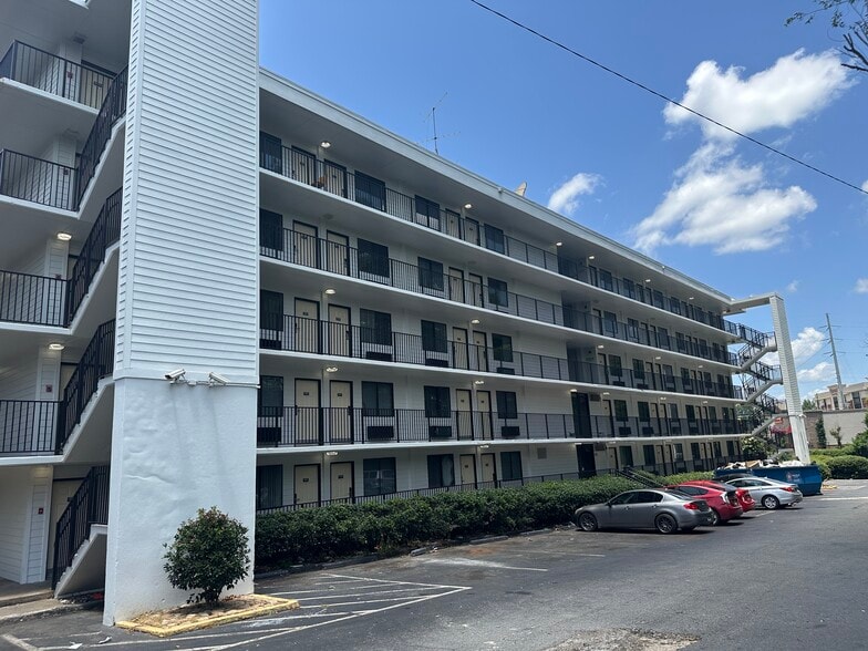 Fifth Street Capital Portfolio portfolio of 6 properties for sale on LoopNet.com - Building Photo - Image 2 of 25