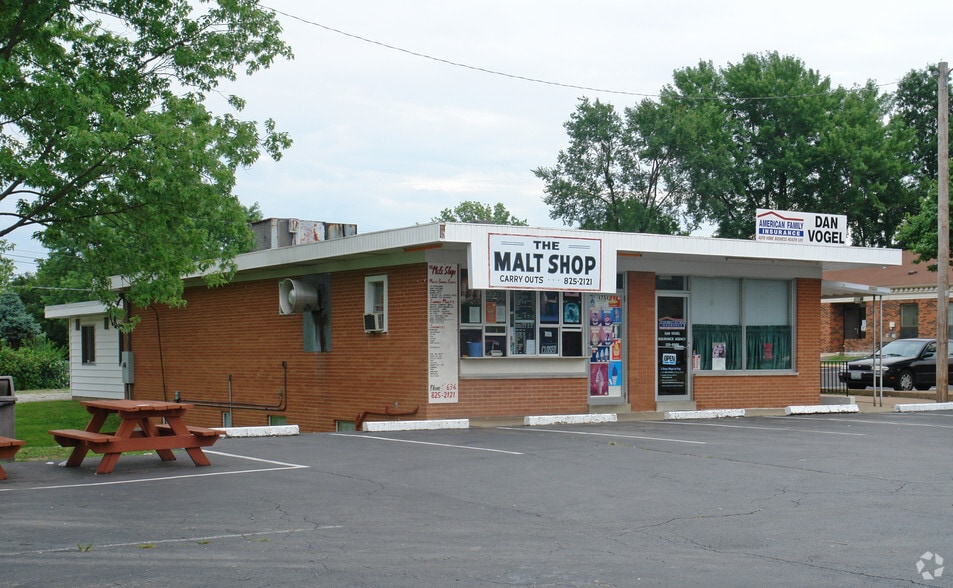 1751-1757 Smizer Station Rd, Fenton, MO for lease - Building Photo - Image 3 of 24