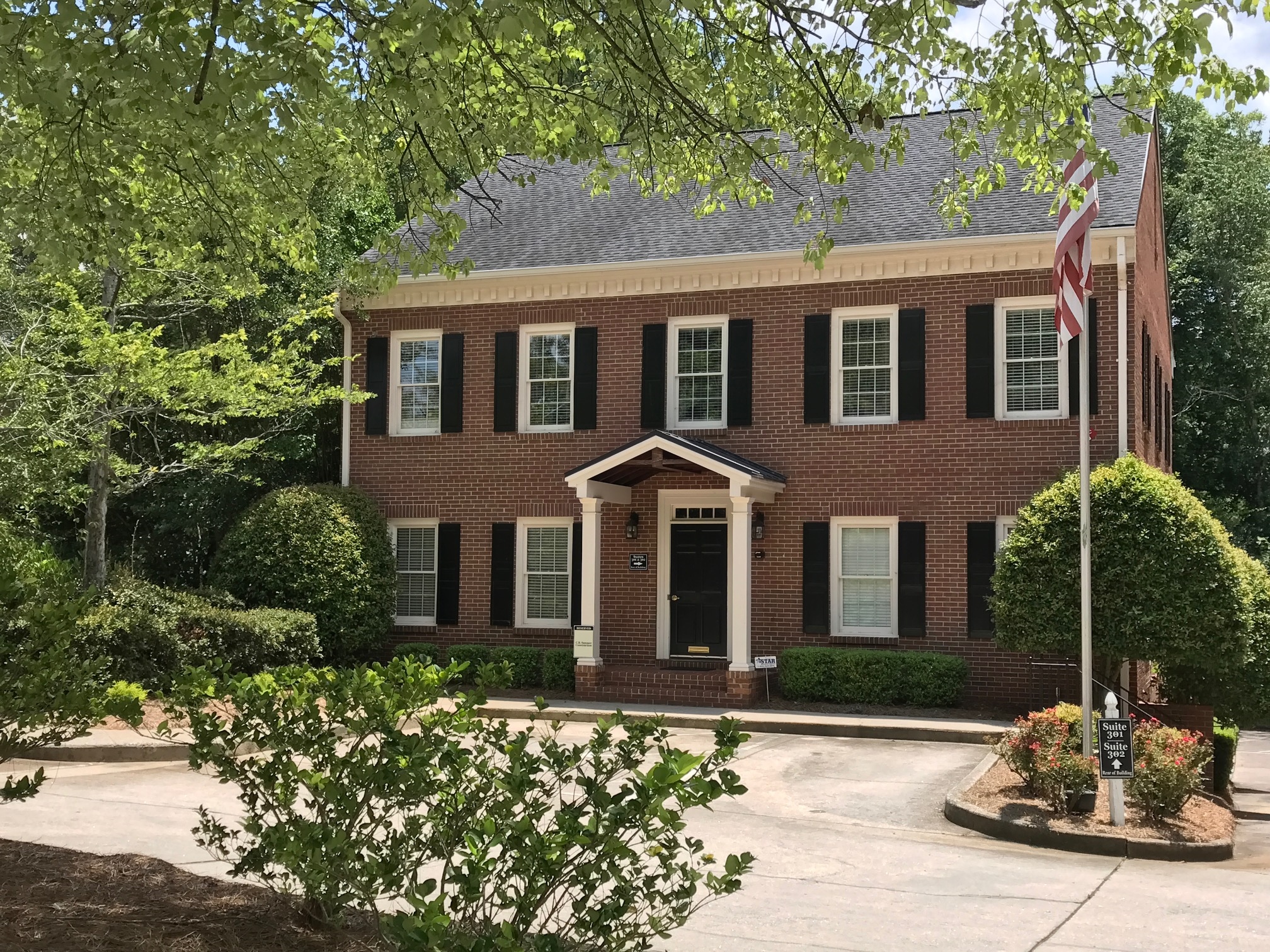 595 Colonial Park Dr, Roswell, GA for lease Building Photo- Image 1 of 19