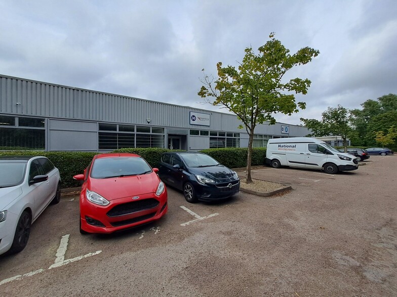 28-40 Clarke Road, Milton Keynes for lease - Building Photo - Image 1 of 2