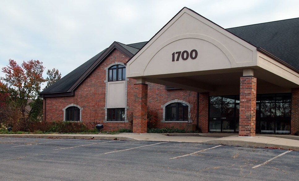 1700 Pointe Dr, Valparaiso, IN for sale - Primary Photo - Image 1 of 1