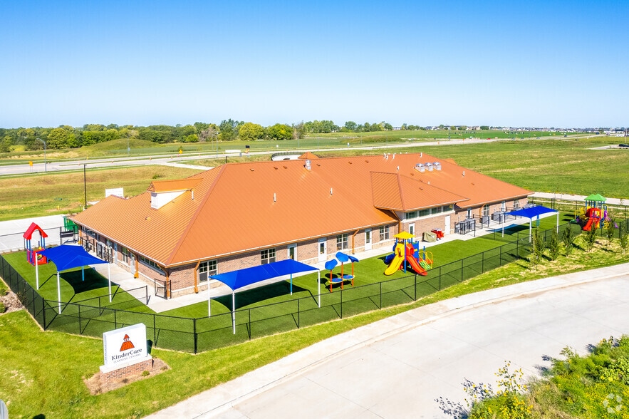 1155 SE Kettlestone Blvd, Waukee, IA for sale - Building Photo - Image 1 of 4