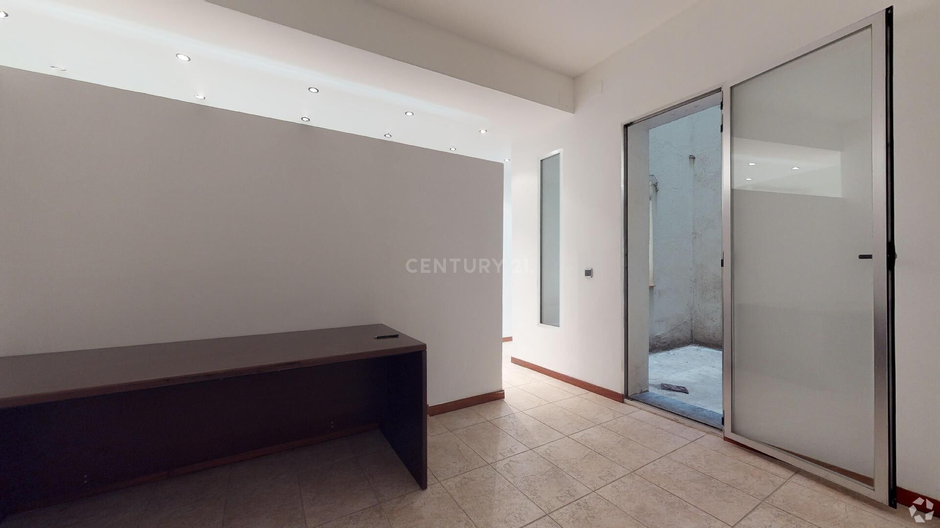Multifamily in Madrid, Madrid for sale Interior Photo- Image 1 of 1