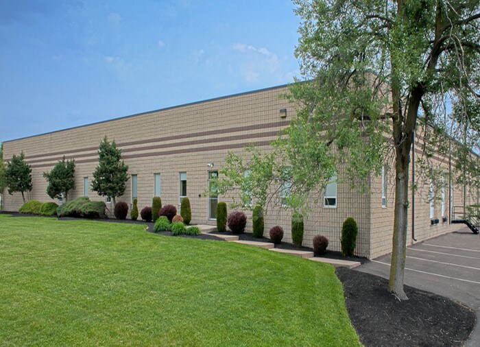 120 Keystone Dr, Montgomeryville, PA 18936