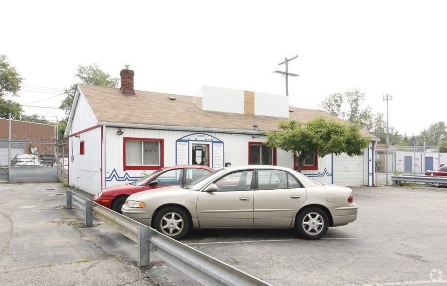 14898 Telegraph Rd, Detroit, MI 48239