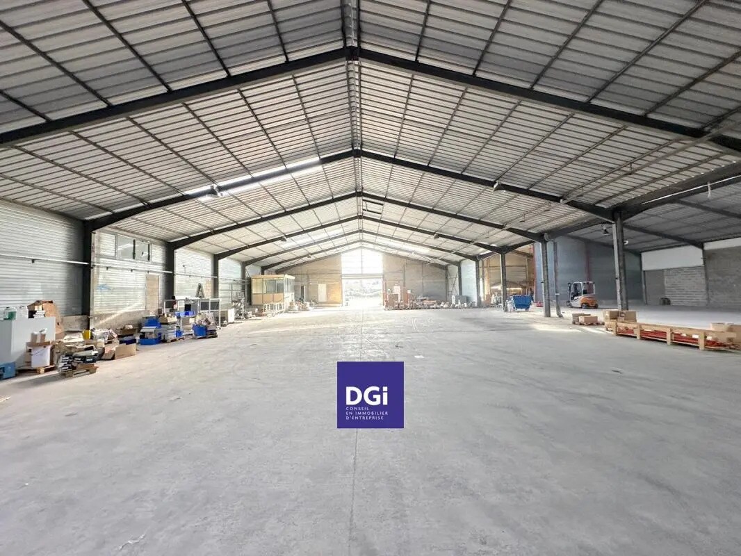 Industrial in Vauvert for lease Building Photo- Image 1 of 5