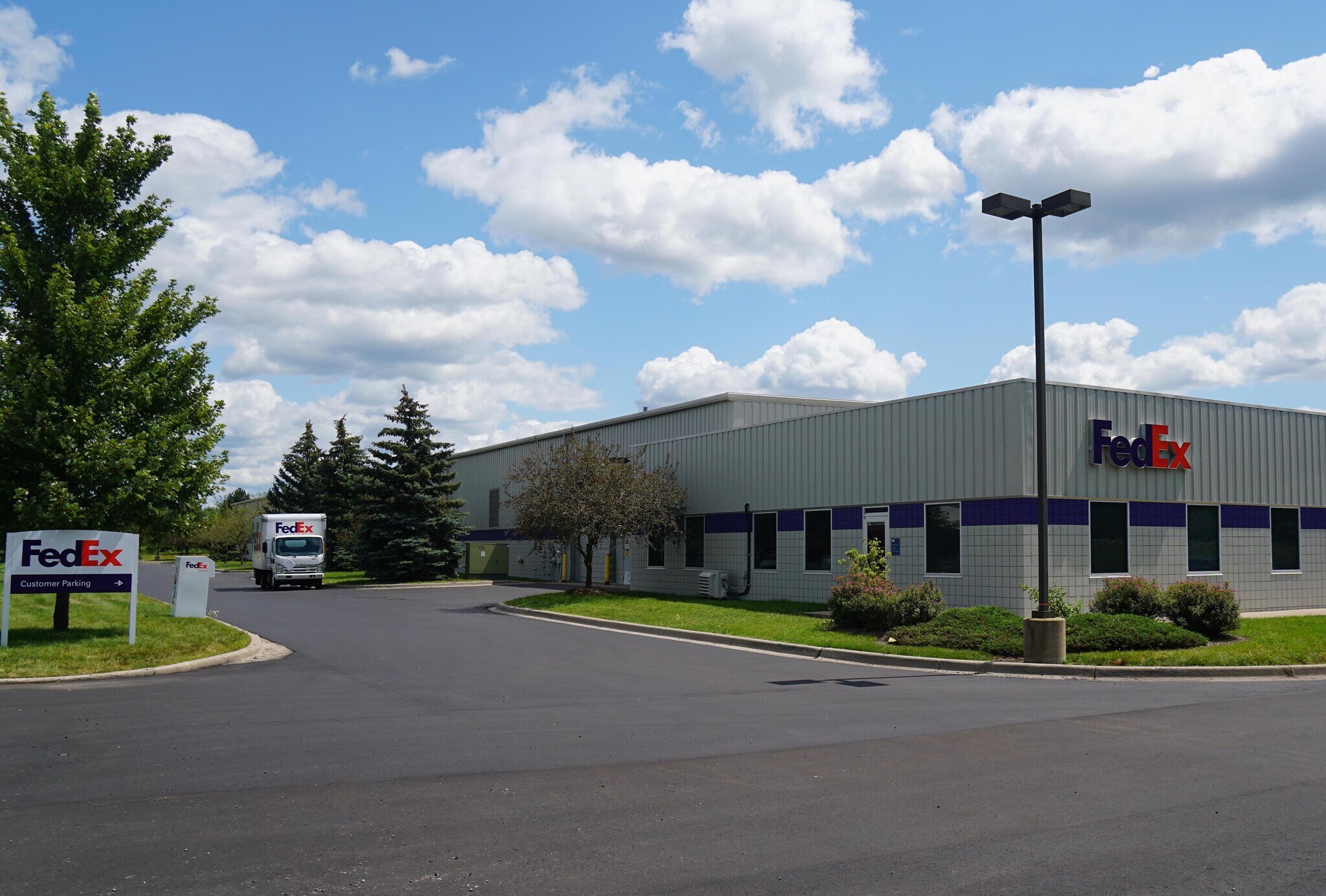 4455 Linden Creek Pky, Flint, MI for sale Building Photo- Image 1 of 1