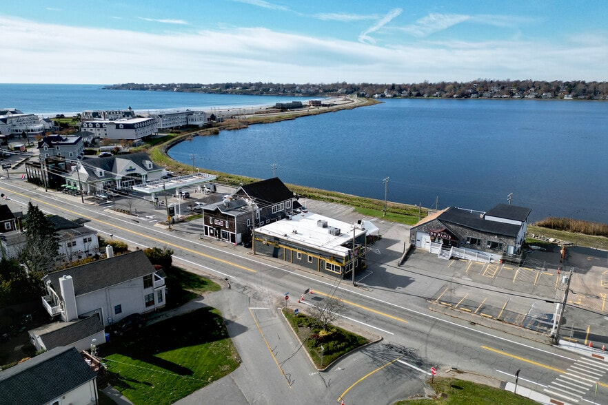 116-124 Aquidneck Ave, Middletown, RI for sale - Aerial - Image 3 of 11