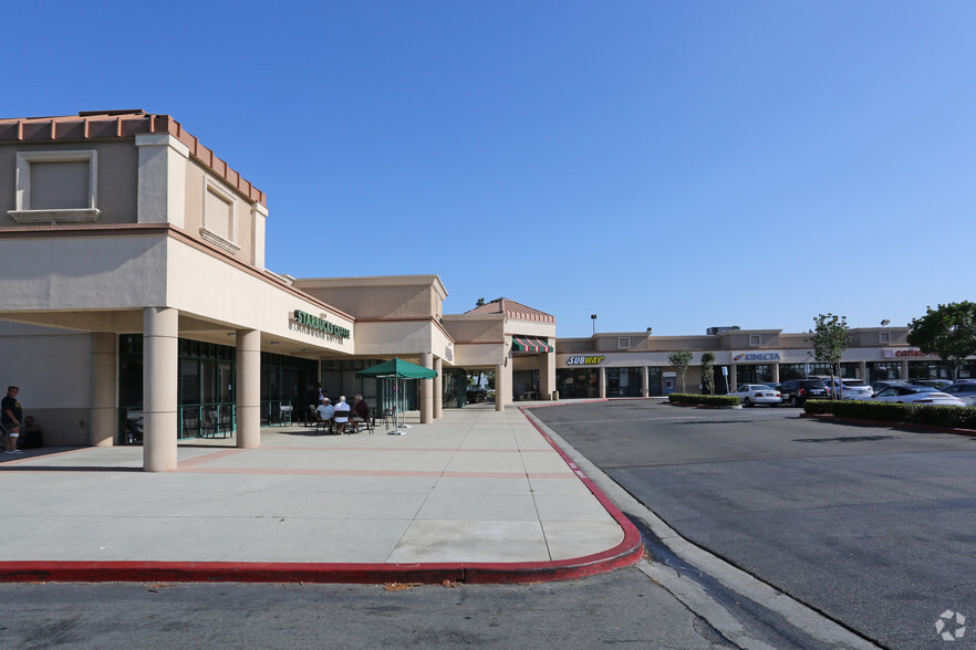 17850-17870 Newhope St, Fountain Valley, CA for lease - Primary Photo - Image 1 of 12