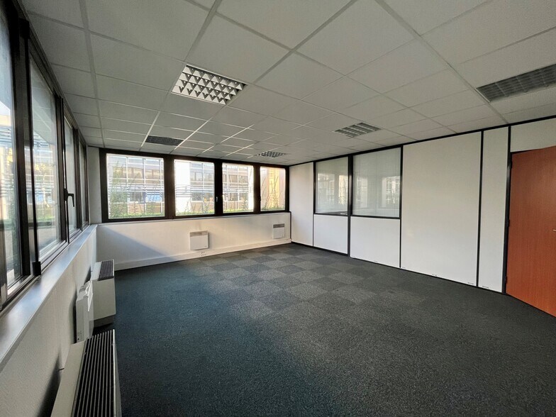 29 Rue Robert Caumont, Bordeaux for lease - Building Photo - Image 3 of 7