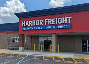 Park East Plaza - Bar