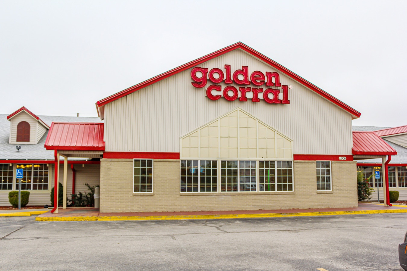 11006 E Kellogg Dr, Wichita, KS, 67207 Restaurant Property For Sale