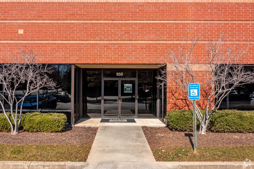 1845 Satellite Blvd, Duluth, GA for lease - Building Photo - Image 3 of 6