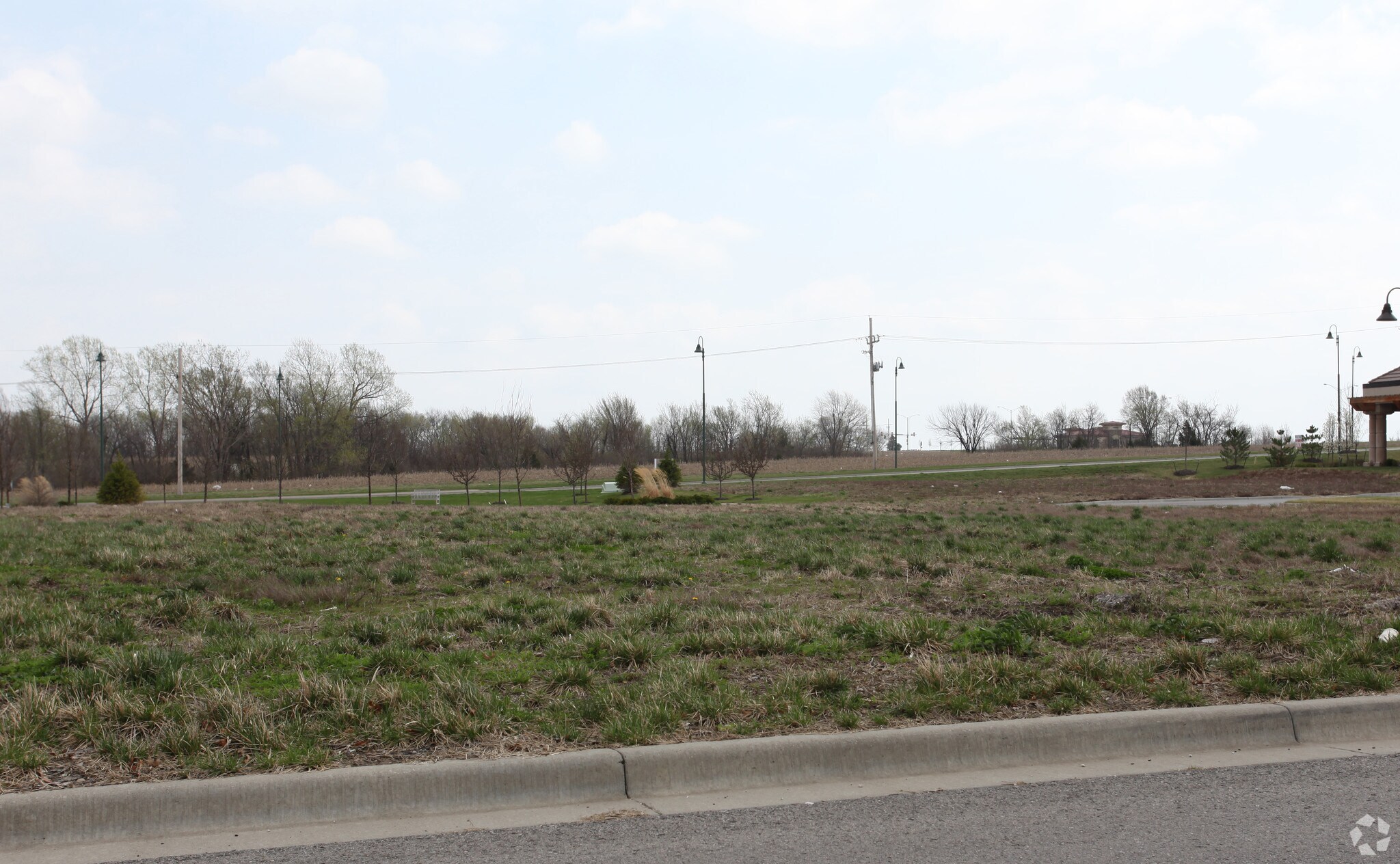 Roe Ave, Leawood, KS for sale Primary Photo- Image 1 of 1