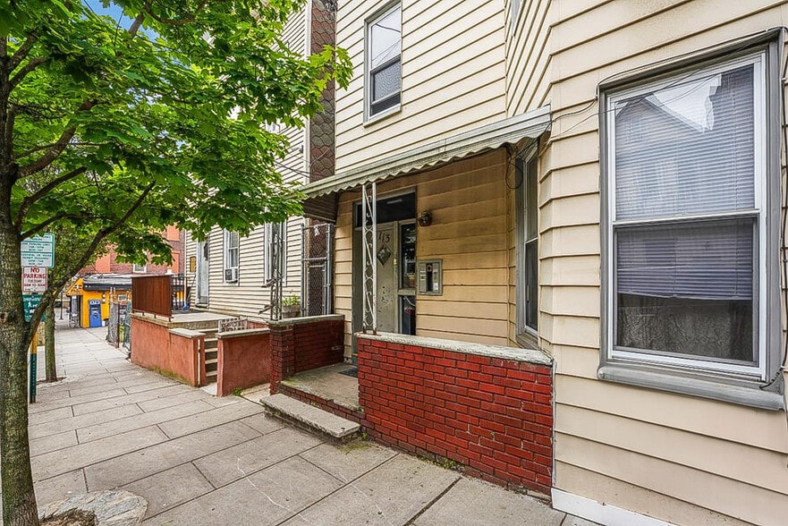 113 34th St, Union City, NJ for sale - Primary Photo - Image 1 of 17