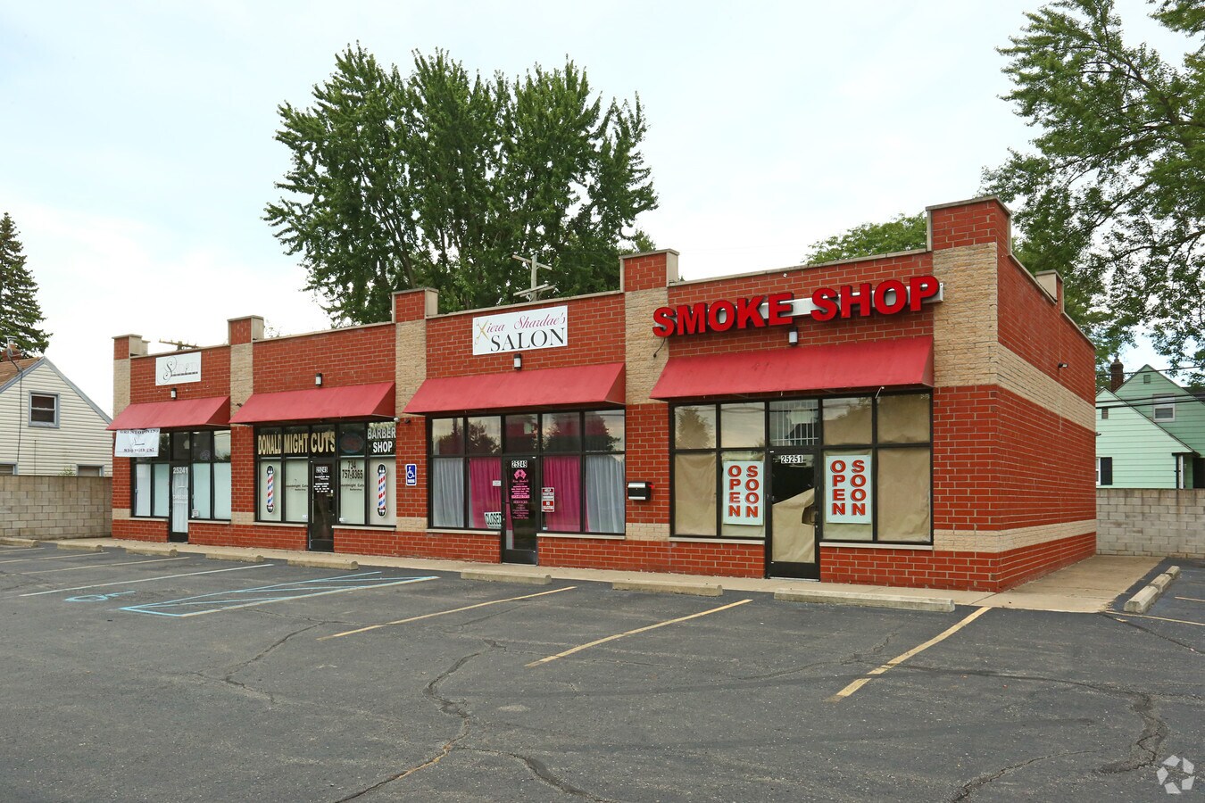 25249 Eureka Rd, Taylor, MI 48180