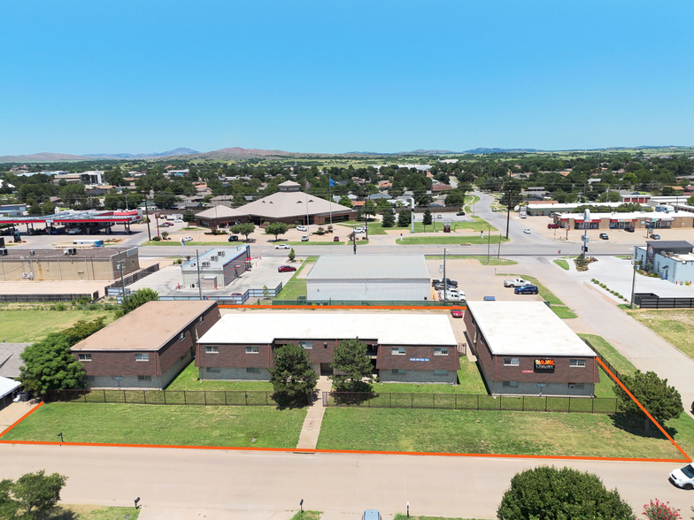 6401 NW Oak Ave, Lawton, OK for sale - Primary Photo - Image 1 of 7