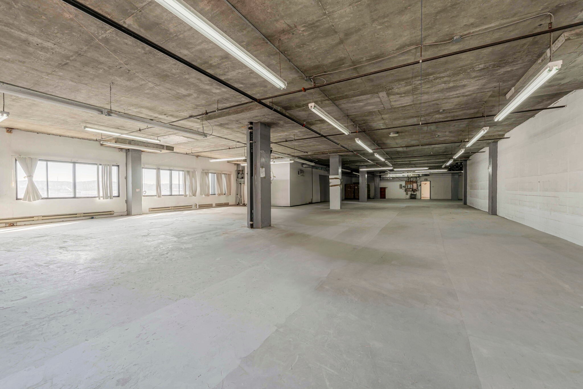 433 Rue Chabanel O, Montréal, QC for lease Building Photo- Image 1 of 6