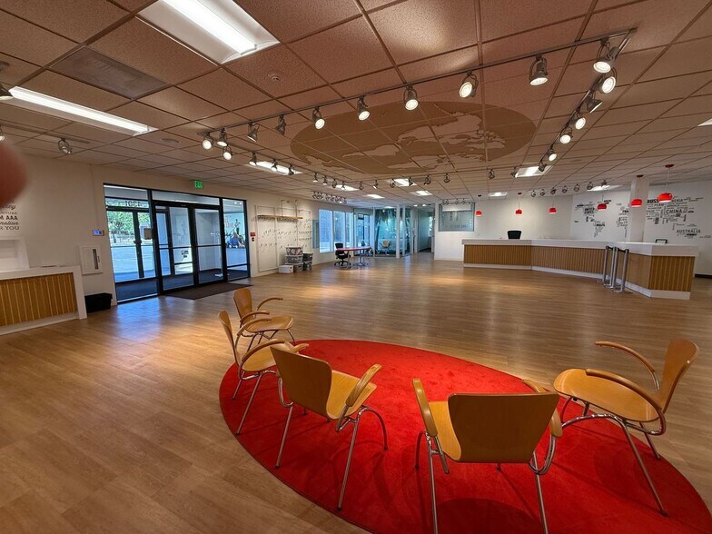 4301 E Fourth Plain Blvd, Vancouver, WA for sale - Interior Photo - Image 2 of 5