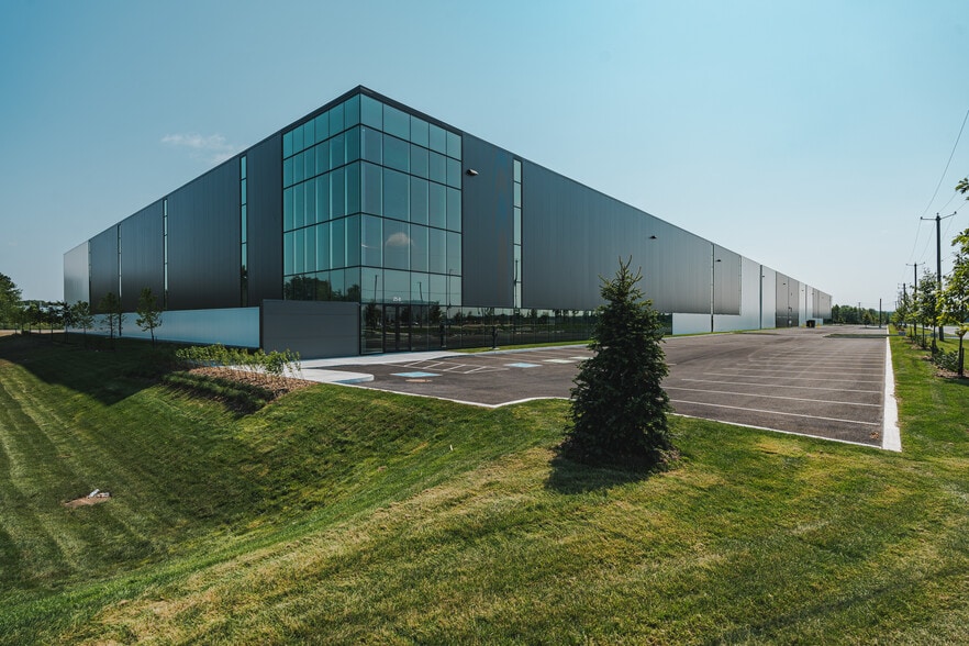 25 Rue Léon-Malouin, Coteau-du-lac, QC for lease - Building Photo - Image 2 of 9