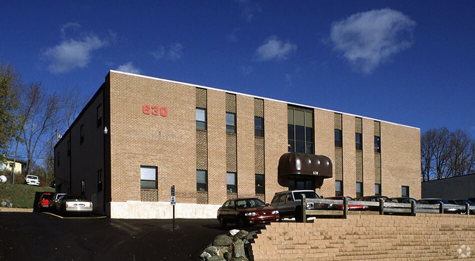 630 Parkway Dr S, Broomall, PA 19008