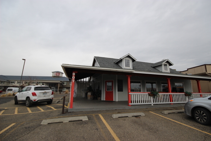 907 Vintage Valley Pkwy, Zillah, WA for sale - Primary Photo - Image 1 of 1