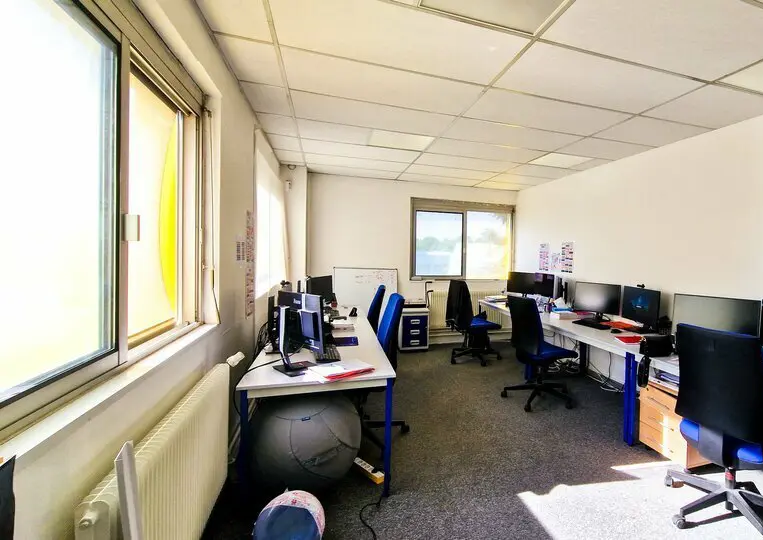 Office in Le Coudray for lease Interior Photo- Image 1 of 4