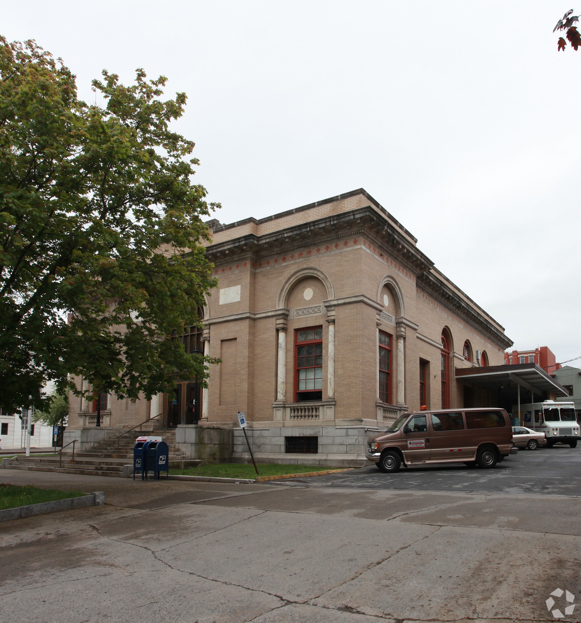 475 Broadway, Saratoga Springs, NY for lease Primary Photo- Image 1 of 6